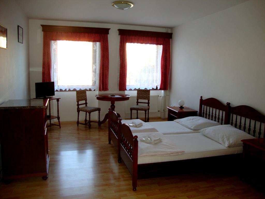 Penzion Aviatik Caslav Room photo