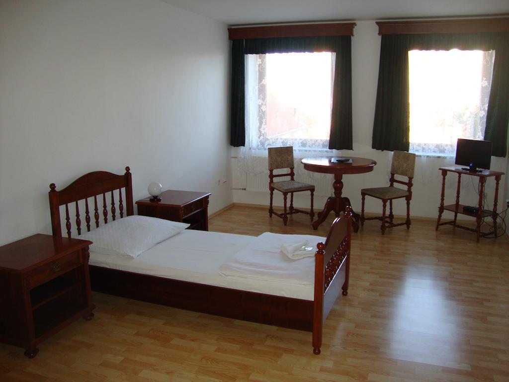 Penzion Aviatik Caslav Room photo